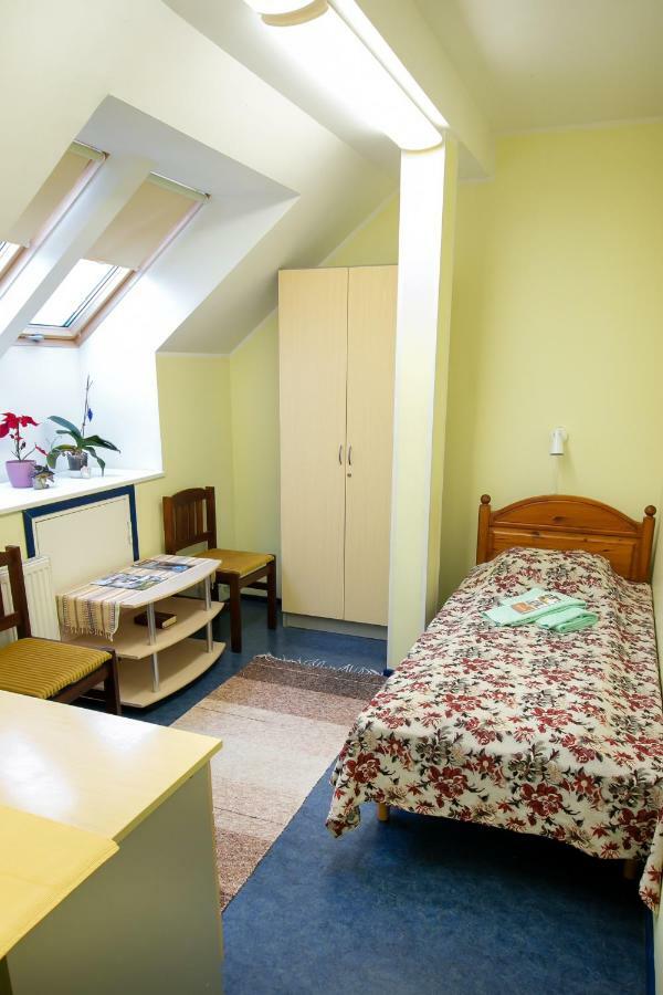 Guesthouse Laurits Kuressaare Ngoại thất bức ảnh